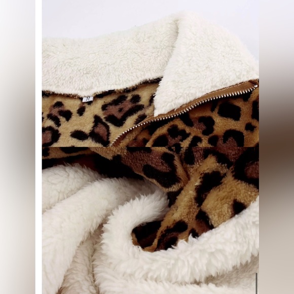 🔹WOMEN’S LEOPARD PRINT HALF ZIP PULLOVER SHERPA (super soft) SWEATSHIRT - Picture 8 of 10